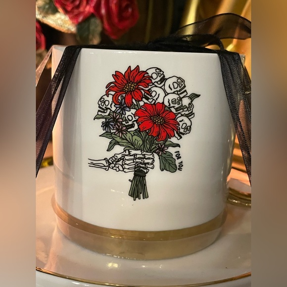 ELEGANCE Skeleton Hand Skull Flower Bouquet Cup And Saucer Set ❤️🖤💛💀💛❤️🖤 - Picture 2 of 7